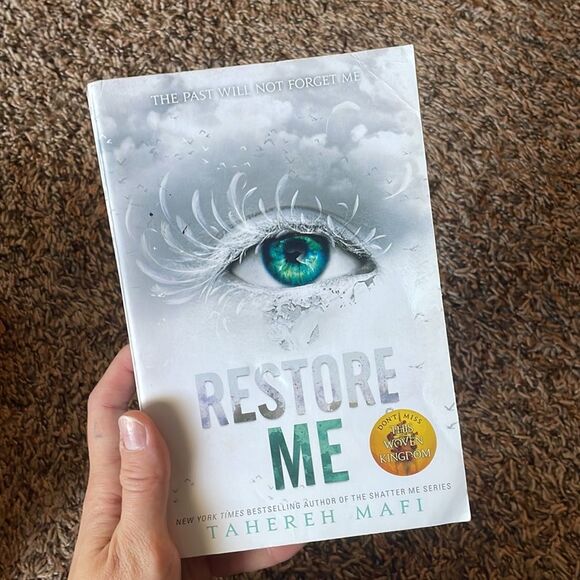 Shatter me Series books 1-6 by Tahereh Mafi - Picture 6 of 7